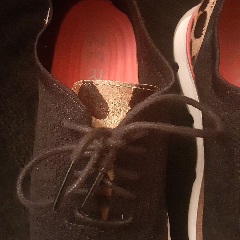 Zerogrand Sneakers - Picture 3 of 8